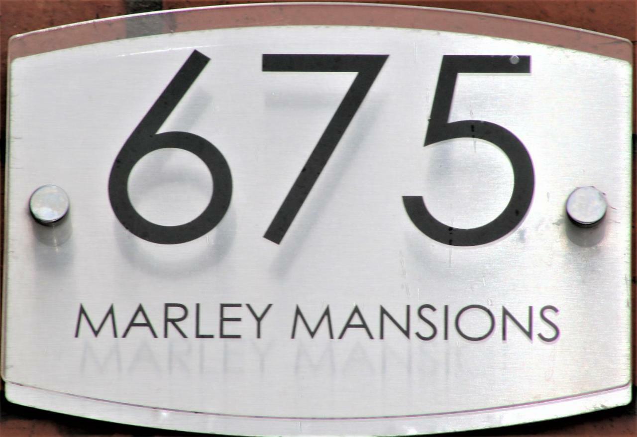 Marley Mansion Apartments - Borough Беркенгед Екстер'єр фото